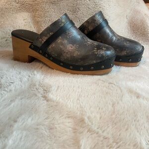 Free People Clogs
